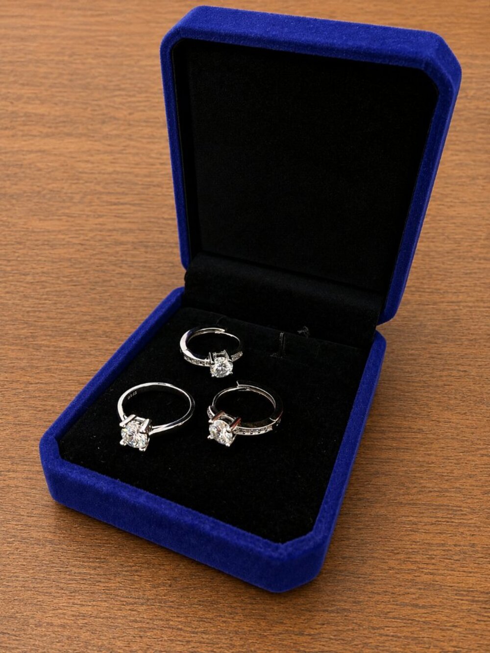 ER45/JZ08 Earring-ring set sz 7 Moissanite, s925
